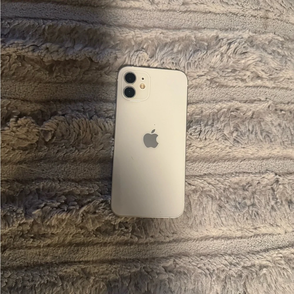 Apple iPhone 11 - Cream